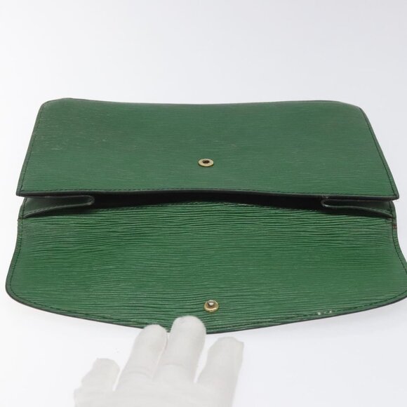 LOUIS VUITTON Epi Montaigne 27 Clutch Bag Green - Picture 7 of 16